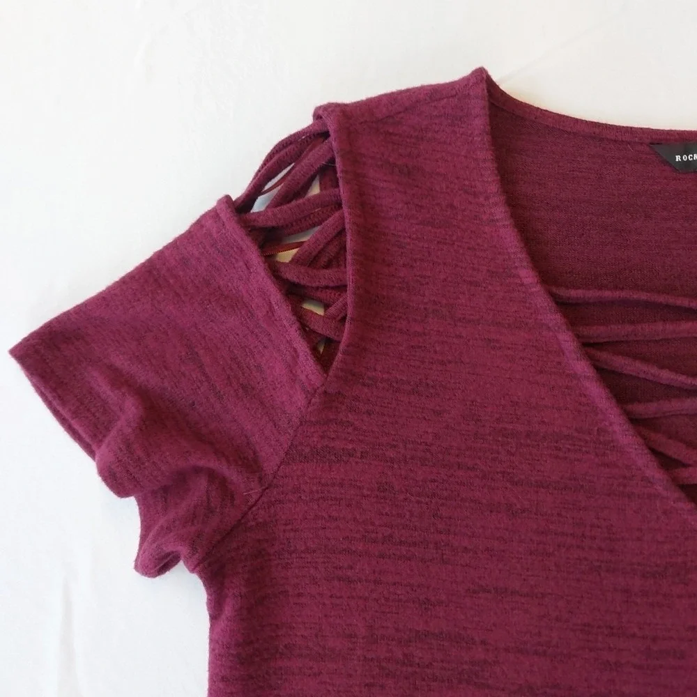 Women's Rock & Republic Purple Slit Shoulder And Chest Short Sleeve Top - Large‎